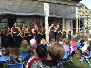 kapahaka3 big